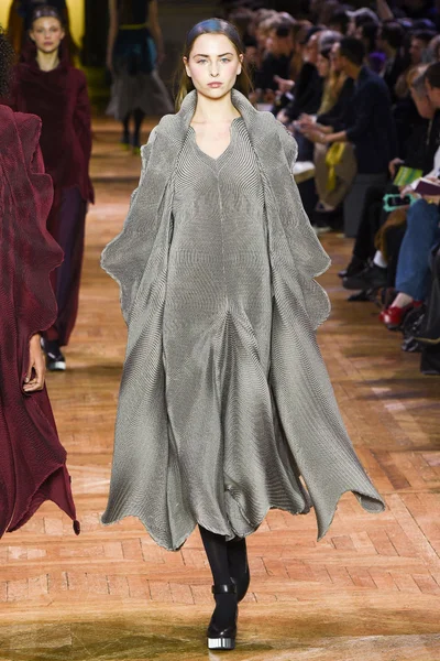 Look 37